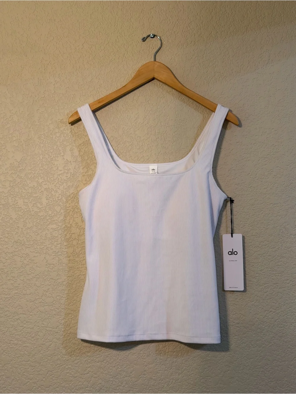 NWT* Alo Yoga Womens White Ribbed Tank Top, Sz LG